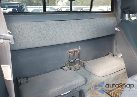 1999 Toyota Tacoma from USA, damaged, VIN 4TAWN72N8XZ467861